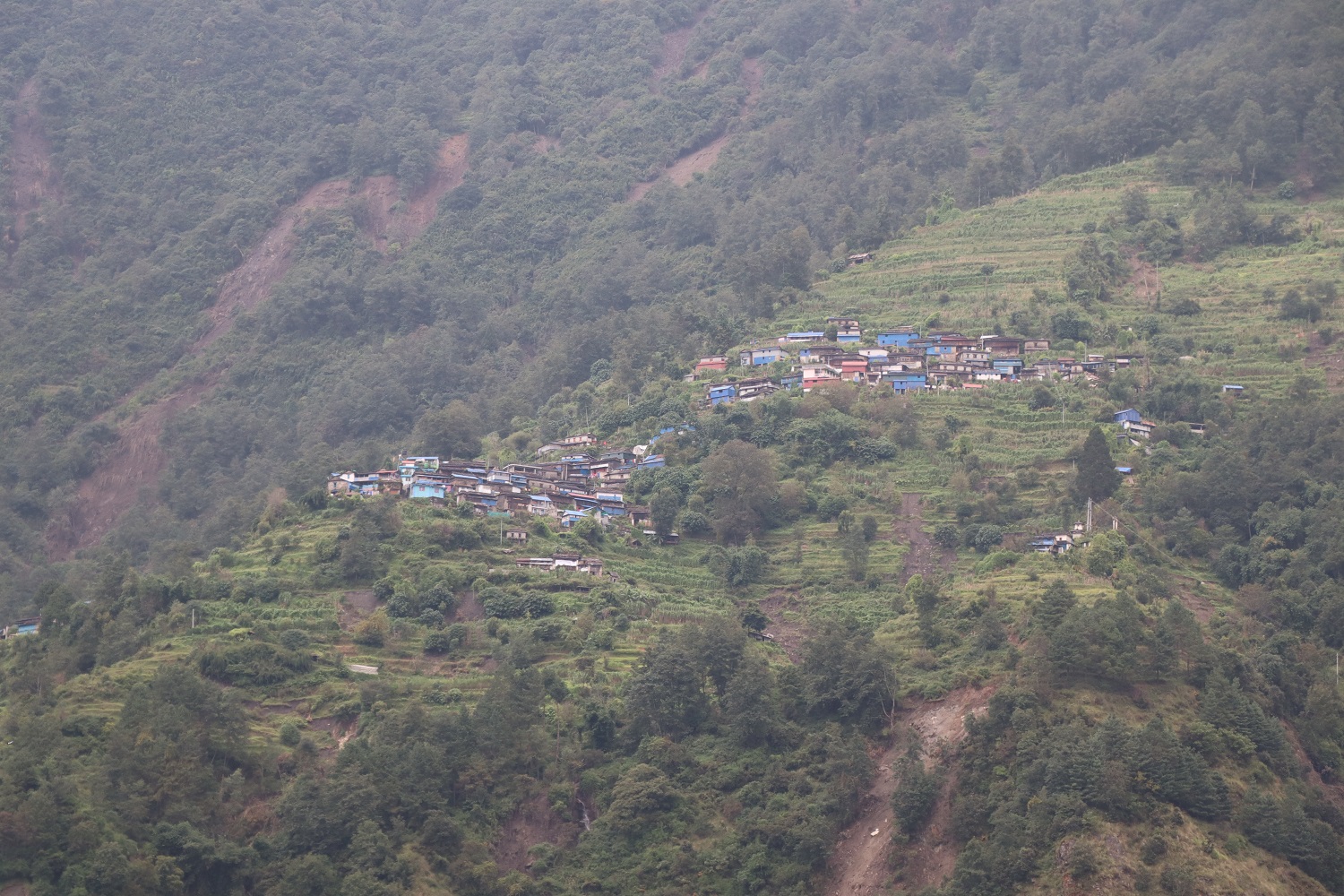 पाउद्वार गाउँ प्राकृतिक नाकाबन्दीमा